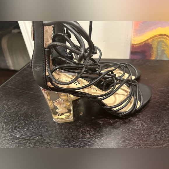 Katy Perry Shell Heels - Picture 7 of 7